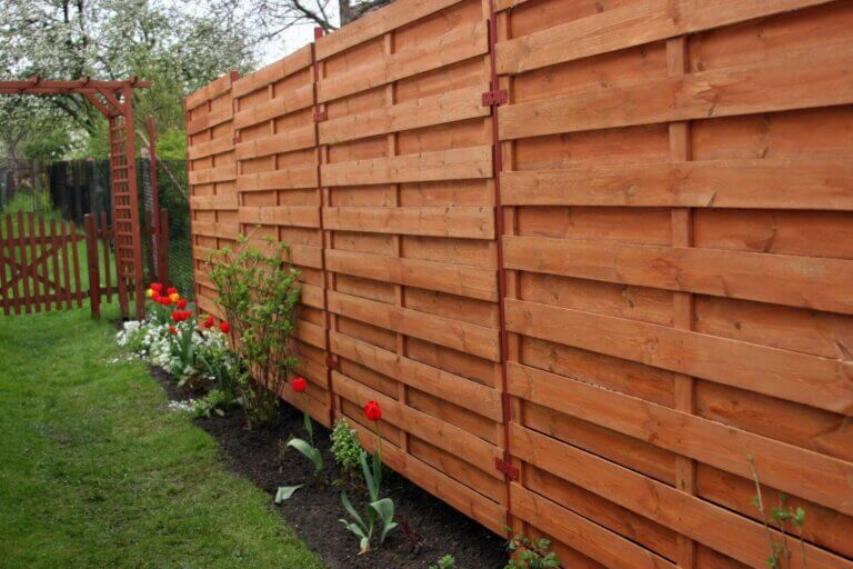 Horizontal Fence Ideas for Your Home